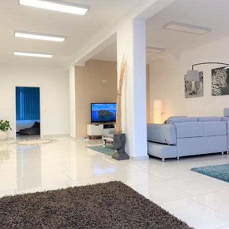 Stadtsuite Mit Sauna In Wiener Neustadt 135 M2 Kültér fotó